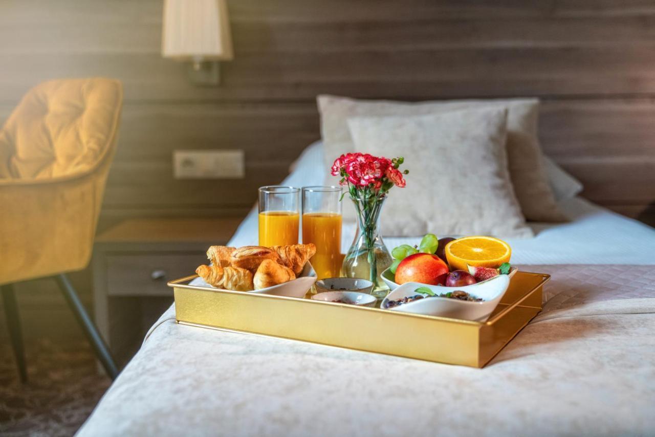 Korona Hotel Остроленка Экстерьер фото