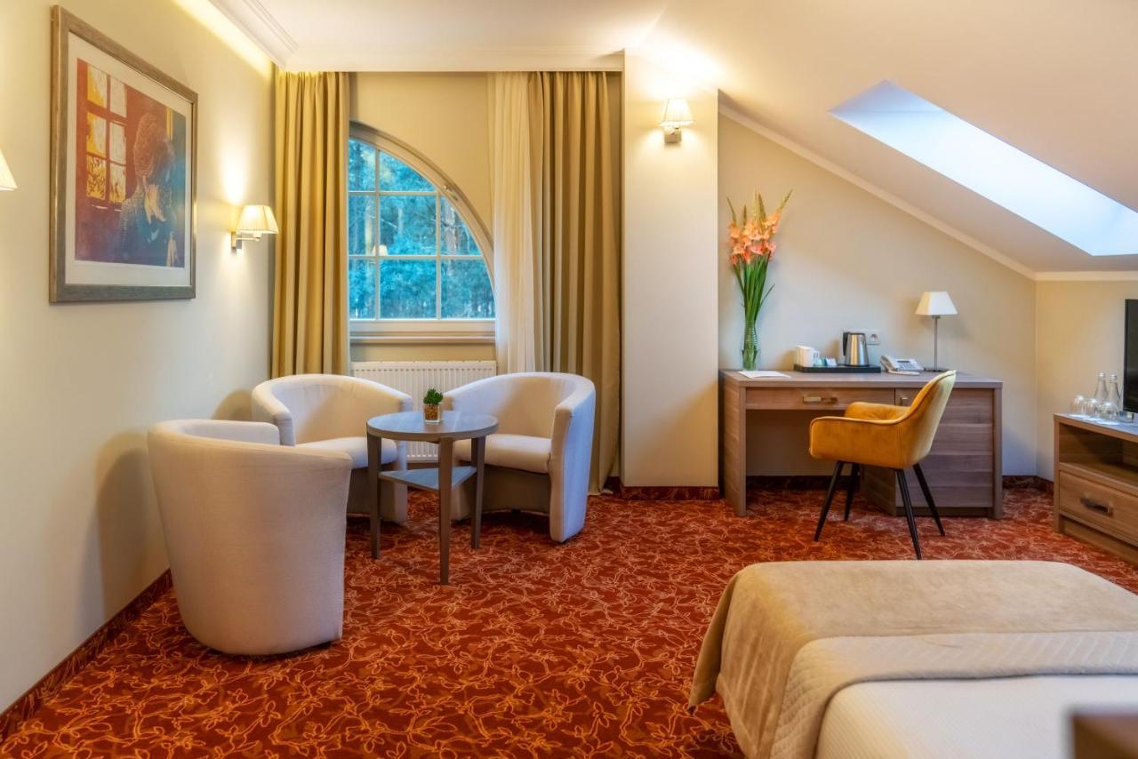 Korona Hotel Остроленка Экстерьер фото