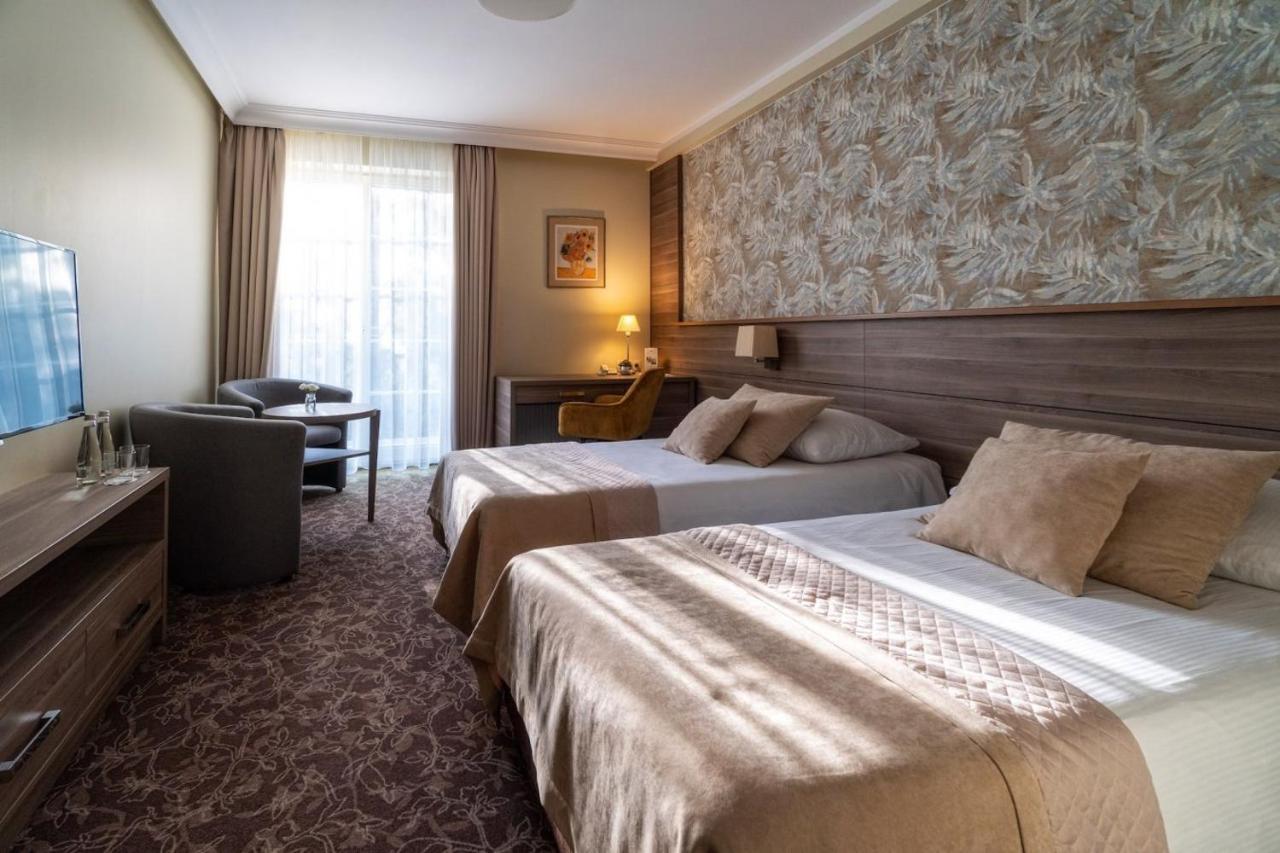 Korona Hotel Остроленка Экстерьер фото