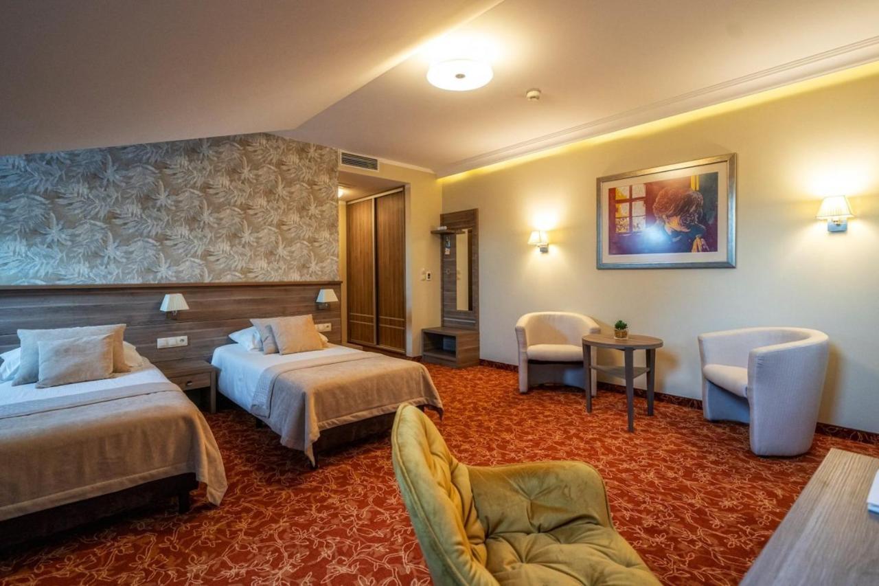 Korona Hotel Остроленка Экстерьер фото